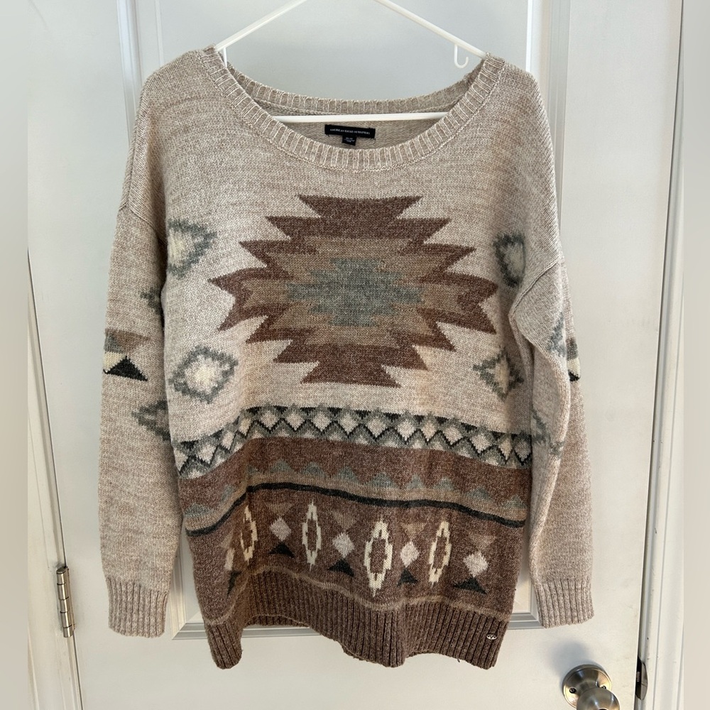 Tribal sweater. American Eagle Brand.